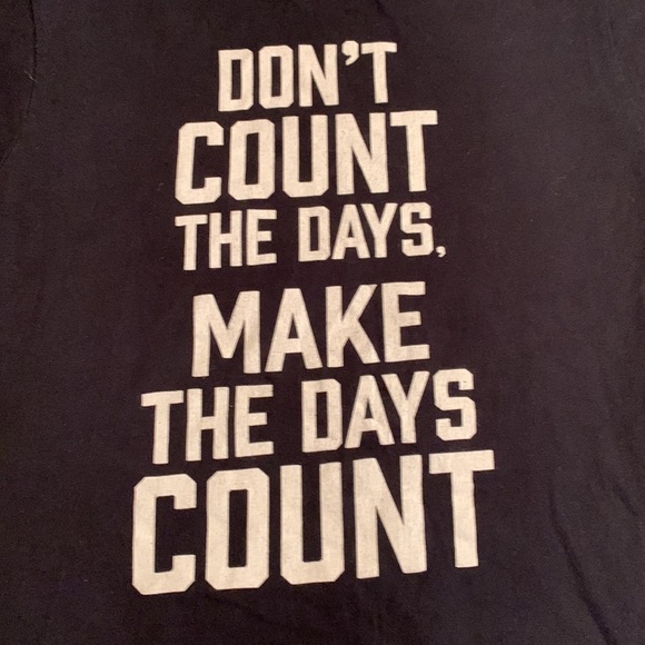 Ali Muhammed Ali Women’s Medium T- Shirt in EUC - Picture 3 of 8